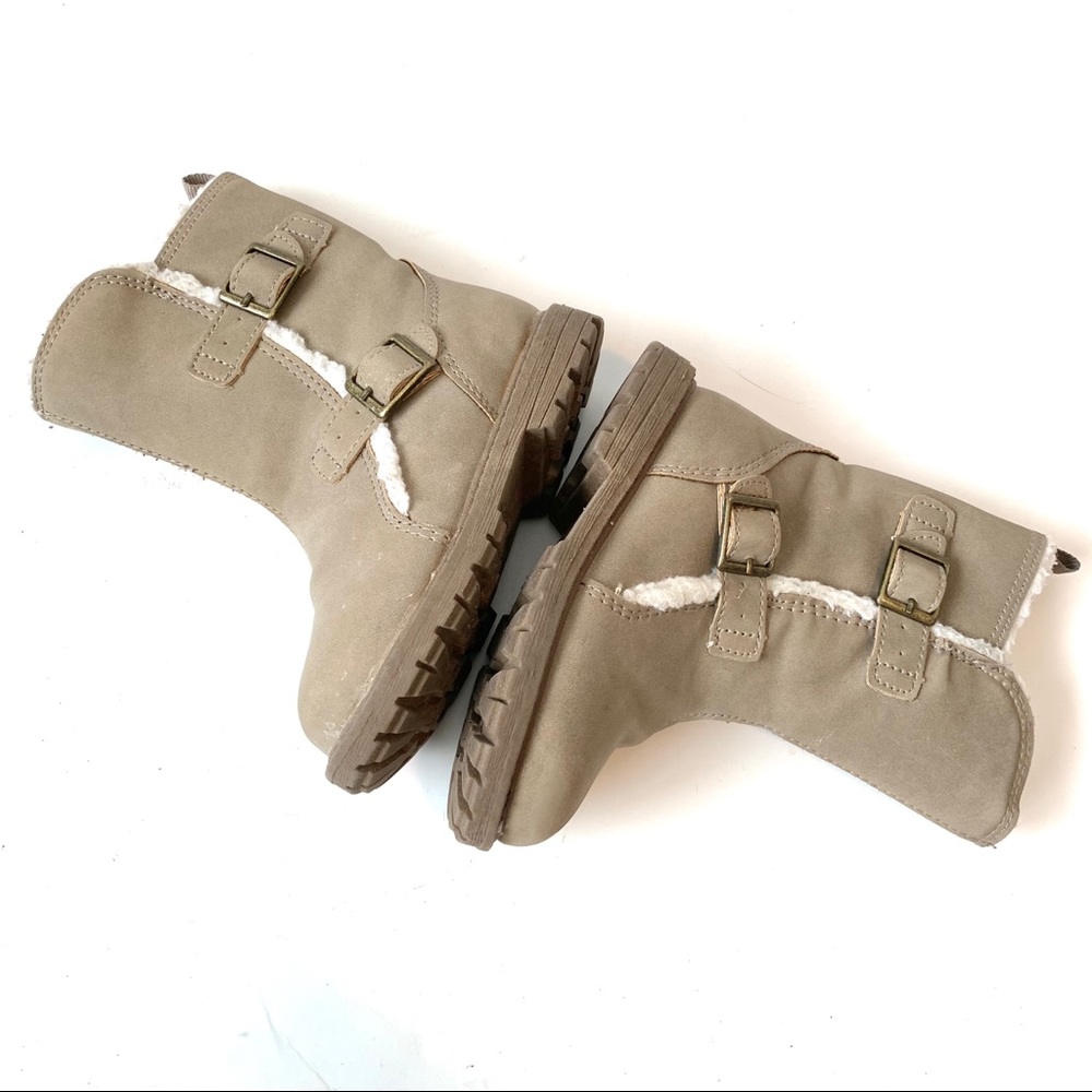 OSHKOSH Faux Fur Zippered Tan Boots—SZ. 6 - Picture 9 of 12